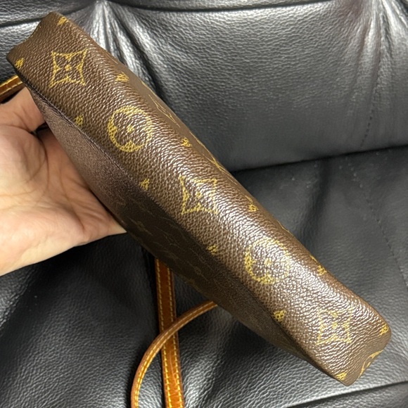 LV Monogram Pochette Crossbody - Picture 12 of 16